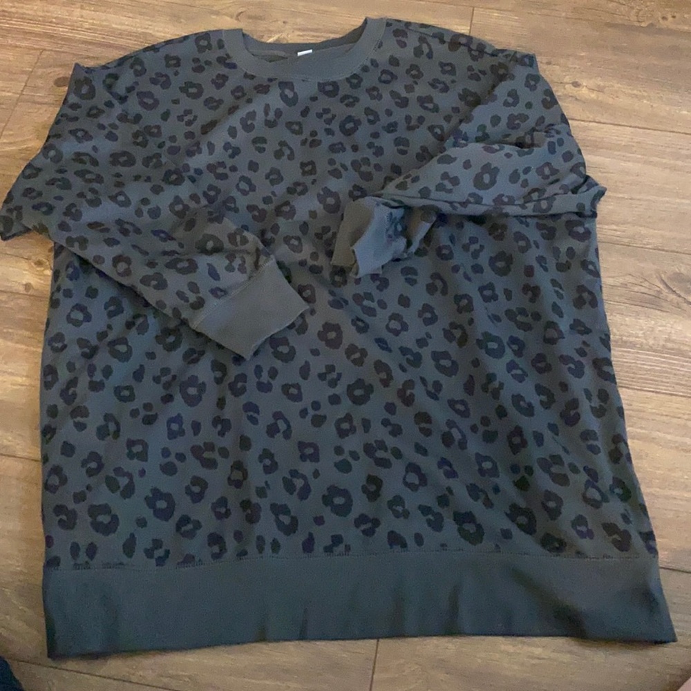 BNWOT Cheetah print sweatshirt from Old Navy